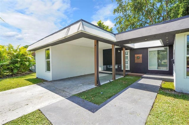 4 of 28 - 7200 Nw 68th St, Tamarac, FL