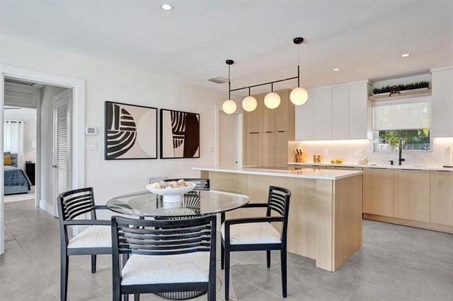 5 of 79 - 800 Polk St, Hollywood, FL
