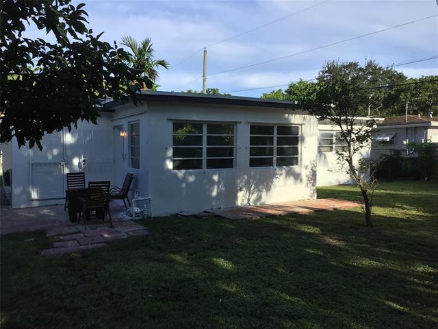 4 of 25 - 12860 Nw 8th Ave, North Miami, FL