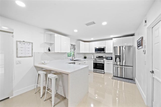 2 of 26 - 6431 Nw 34th Ave, Fort Lauderdale, FL