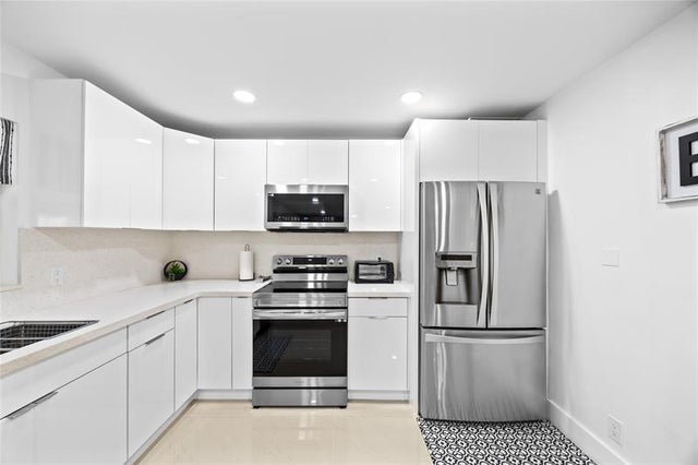 3 of 26 - 6431 Nw 34th Ave, Fort Lauderdale, FL