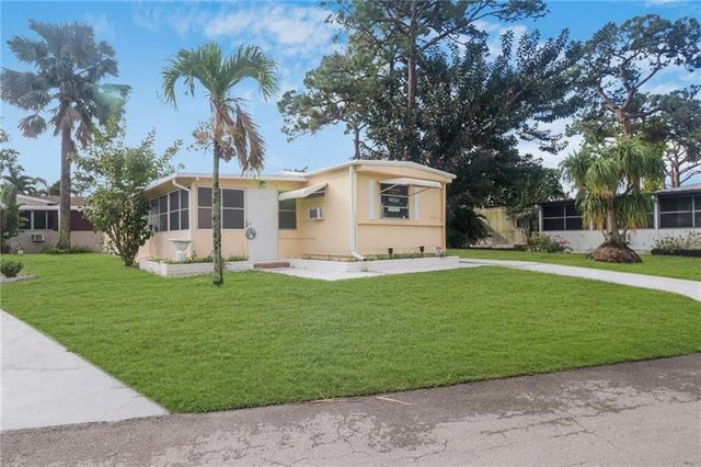 1 of 22 - 4166 2nd Court, Lantana, FL