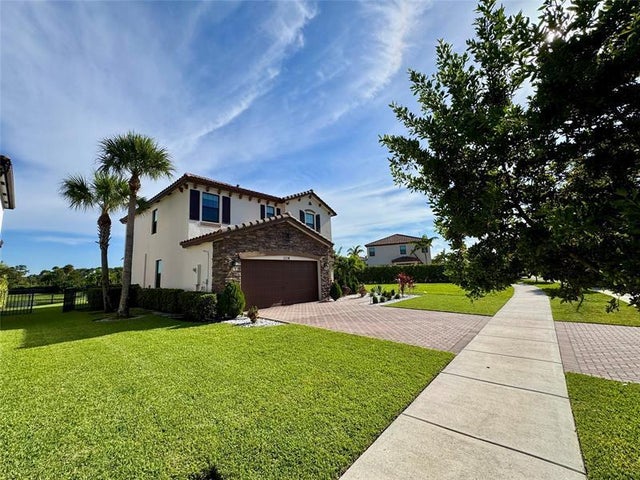 2 of 49 - 1114 Brinely Pl, Royal Palm Beach, FL