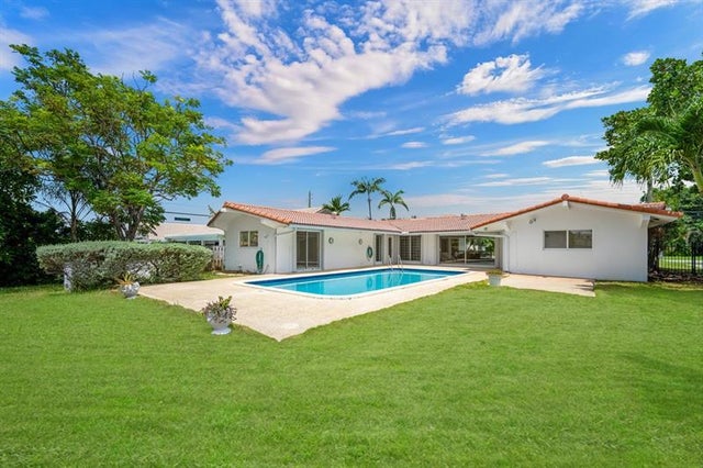 1 of 38 - 232 Codrington Dr, Lauderdale By The Sea, FL