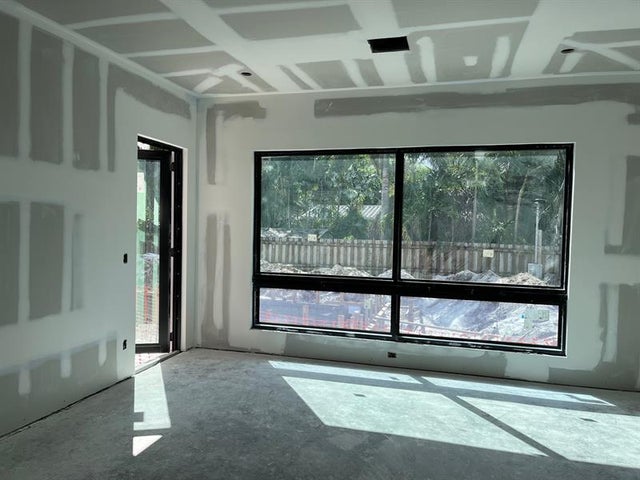4 of 8 - 1523 Ne 17th Way, Fort Lauderdale, FL