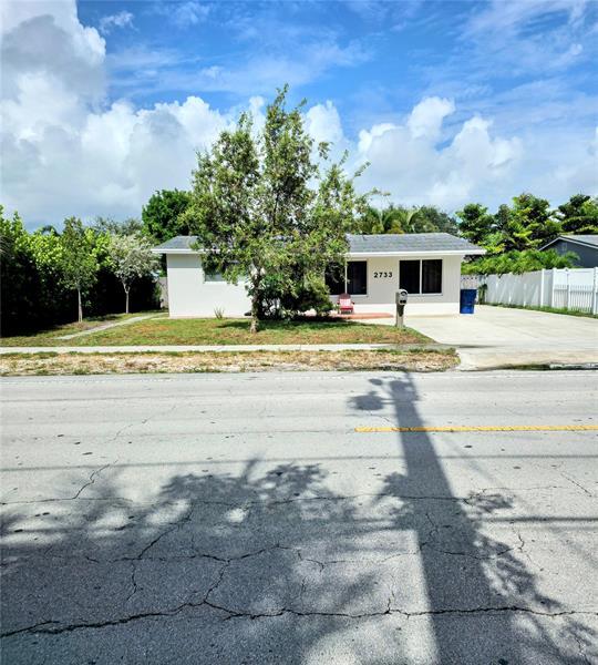 1 of 35 - 2733 Ne 6th Ave, Wilton Manors, FL
