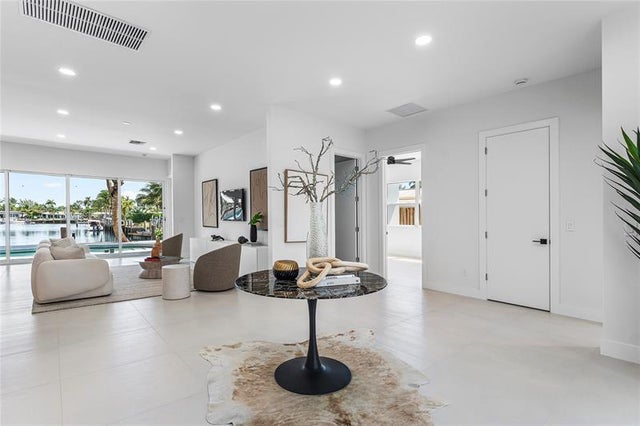 4 of 39 - 171 Se 4th Ct, Pompano Beach, FL