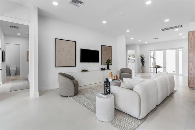 5 of 39 - 171 Se 4th Ct, Pompano Beach, FL