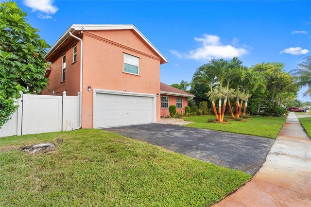 2 of 30 - 7527 Sw 7th Court, North Lauderdale, FL