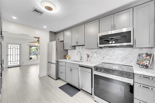 1 of 51 - 230 Nw 52nd Ct, Fort Lauderdale, FL