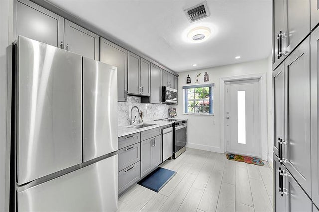 3 of 51 - 230 Nw 52nd Ct, Fort Lauderdale, FL