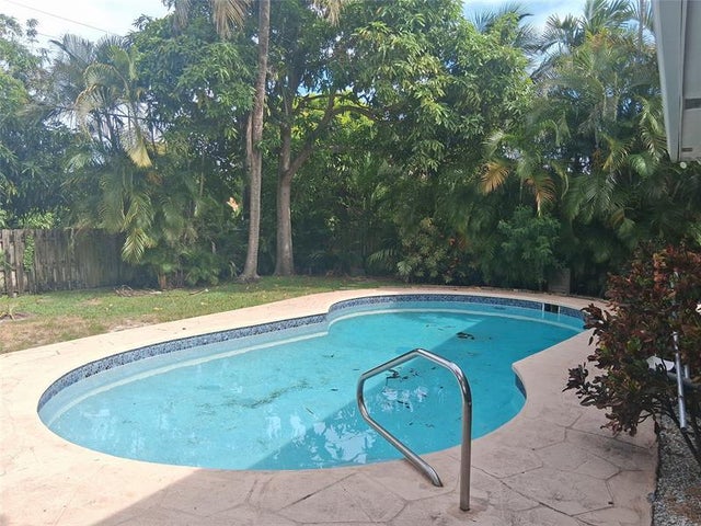 2 of 2 - 408 Se 6th Ave, Deerfield Beach, FL