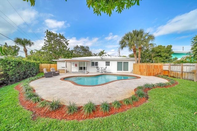 1 of 28 - 814 Se 14th Ct, Fort Lauderdale, FL