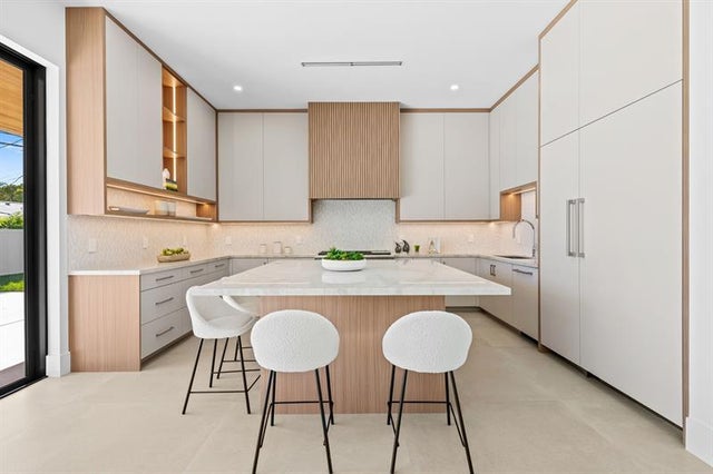 3 of 29 - 4516 Ne 22nd Rd, Fort Lauderdale, FL