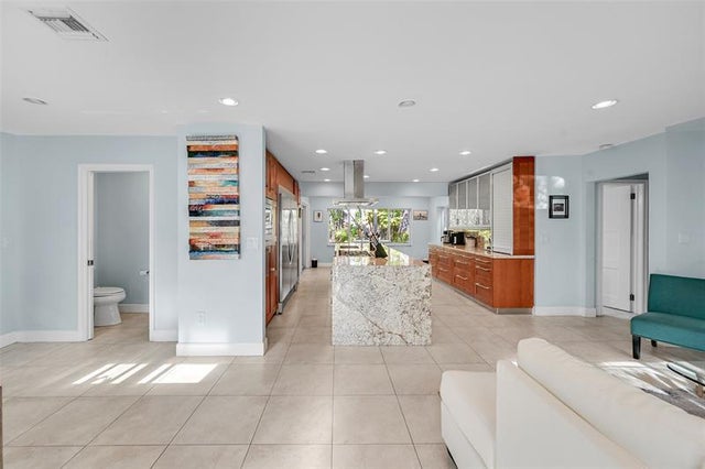 4 of 58 - 2716 Ne 10th Ter, Wilton Manors, FL