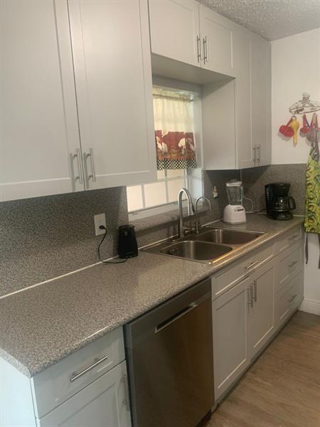 3 of 9 - 7450 Freedom St, Hollywood, FL