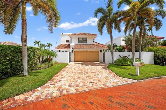 1 of 28 - 483 Pelican Way, Delray Beach, FL