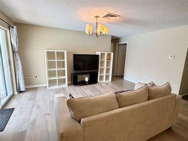 4 of 19 - 3474 Southern Pines Dr, Fort Pierce, FL
