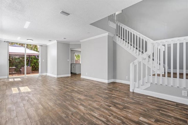 3 of 33 - 10814 Nw 12th Dr, Plantation, FL