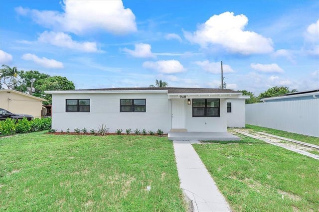 1 of 36 - 940 Oriental Blvd, Opa-Locka, FL