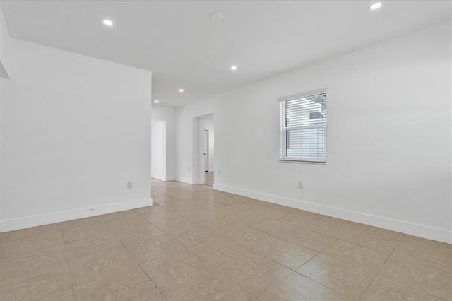 3 of 36 - 940 Oriental Blvd, Opa-Locka, FL