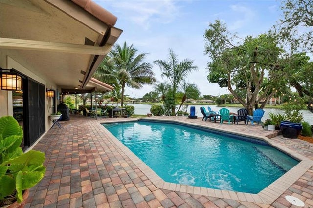 2 of 56 - 10320 Nw 6th St, Coral Springs, FL