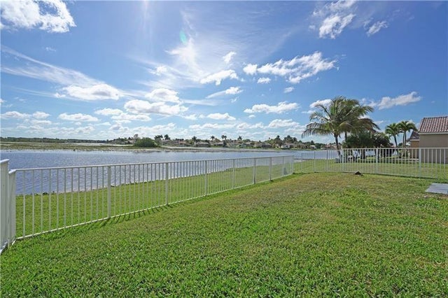 3 of 47 - 1525 Salerno Cir, Weston, FL