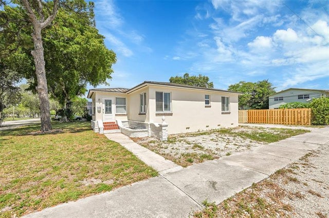 2 of 49 - 301 Sw 17th St, Fort Lauderdale, FL