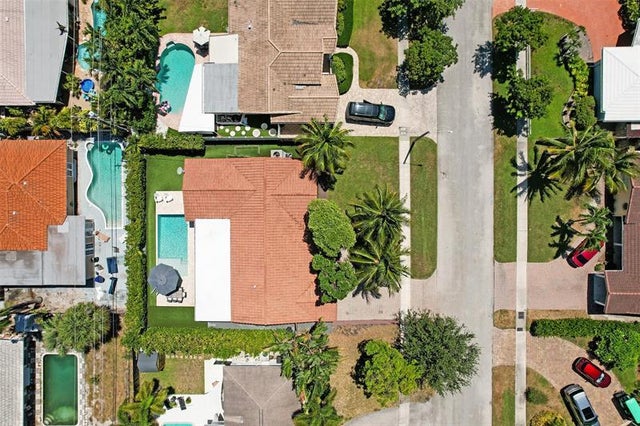 3 of 49 - 2185 Ne 61st Ct, Fort Lauderdale, FL