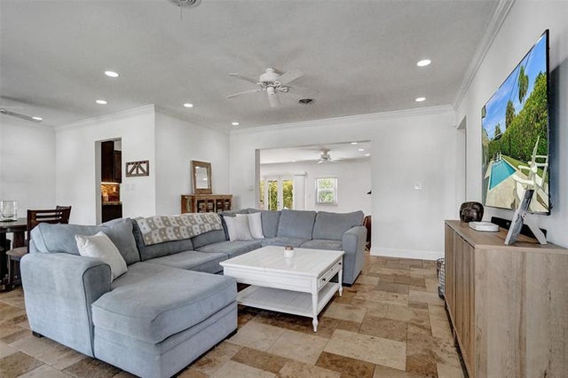 5 of 49 - 2185 Ne 61st Ct, Fort Lauderdale, FL