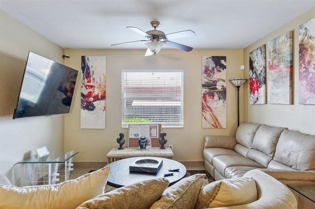 3 of 10 - 210 Sw 3rd Ct, Deerfield Beach, FL
