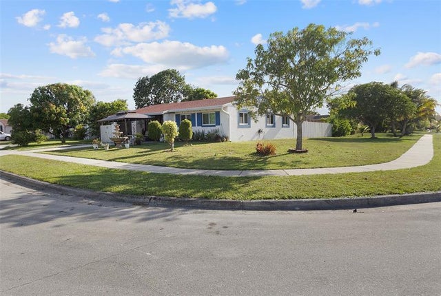 2 of 25 - 171 Sw 78th Ave, Margate, FL