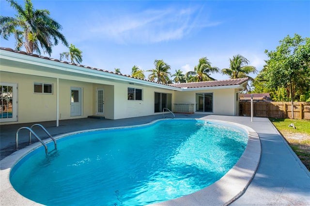 2 of 42 - 1255 Hollywood Blvd, Hollywood, FL