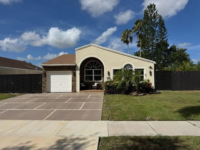 1 of 11 - 5866 Sw 99th Ln, Cooper City, FL
