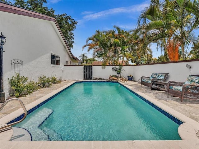3 of 64 - 4201 Nw 73rd Ave, Lauderhill, FL