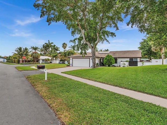 5 of 64 - 4201 Nw 73rd Ave, Lauderhill, FL