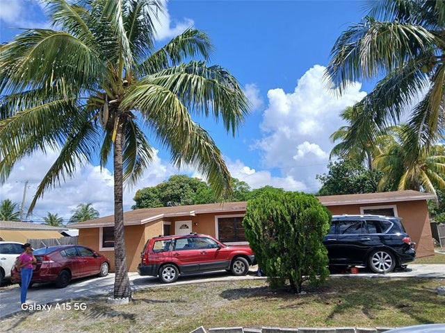1 of 4 - 761 Ne 43rd Ct, Deerfield Beach, FL