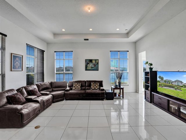 5 of 17 - 4878 W Sterling Ranch Cir, Davie, FL