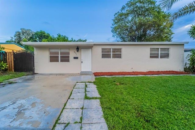 1 of 27 - 6851 Raleigh St, Hollywood, FL
