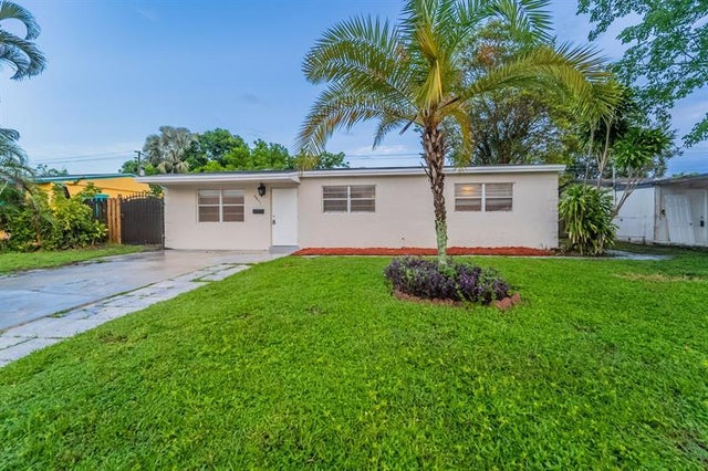 3 of 27 - 6851 Raleigh St, Hollywood, FL