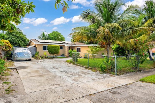 1 of 22 - 2651 Nw 42nd Ave, Lauderhill, FL
