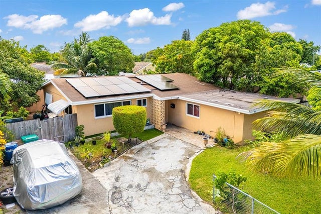 2 of 22 - 2651 Nw 42nd Ave, Lauderhill, FL