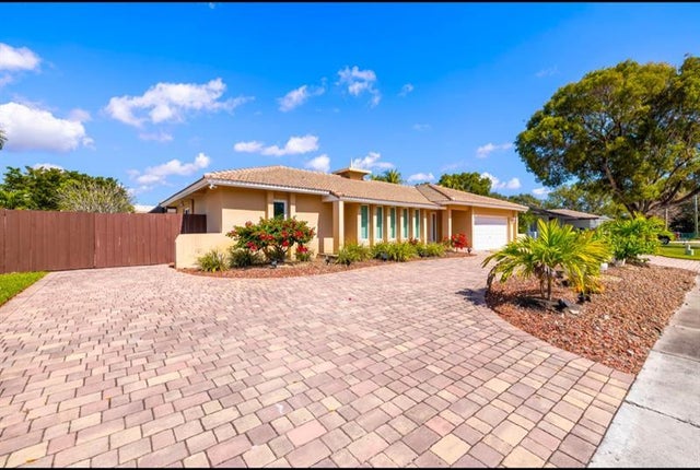 1 of 19 - 5921 Sw 17th Ct, Plantation, FL