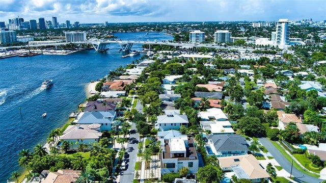 4 of 48 - 2000 Harbourview Dr, Fort Lauderdale, FL