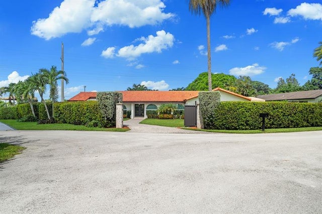 2 of 52 - 11544 Sw 98th Pl, Miami, FL