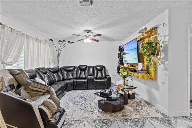 3 of 22 - 740 Sw 9th St, Hallandale, FL