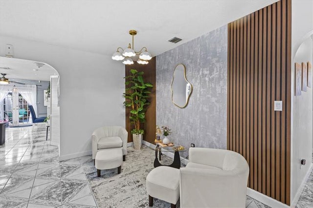 4 of 22 - 740 Sw 9th St, Hallandale, FL