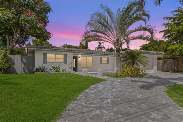 3 of 31 - 4351 Ne 15th Ter, Oakland Park, FL