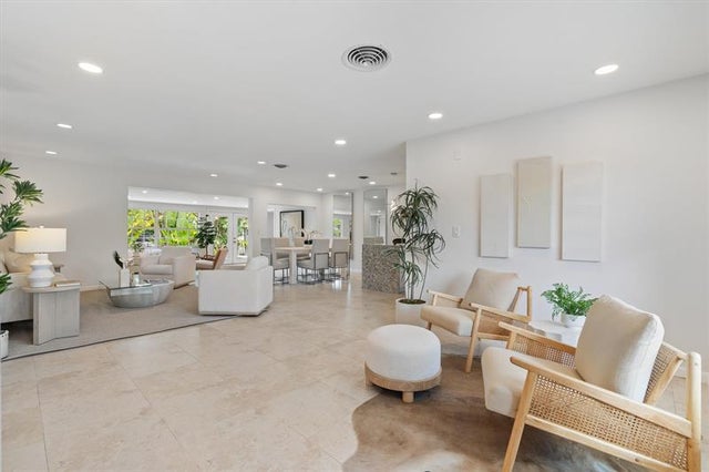 4 of 31 - 4351 Ne 15th Ter, Oakland Park, FL