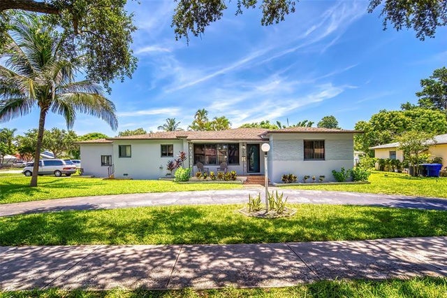 4 of 81 - 433 N 26th Ave, Hollywood, FL